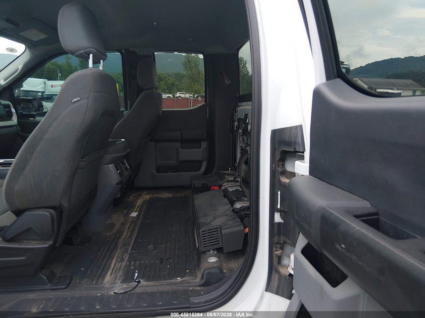 2024 Ford F-450 VIN 1FD0X4HN1REE02169 IAAI salvage auction — RIGHT SIDE, Clear (Pennsylvania), sold $21,250 on 2026-08-26 (photo 6)