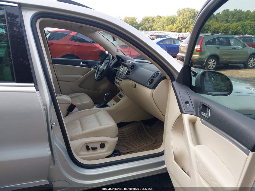 2013 Volkswagen Tiguan VIN WVGBV3AX9DW624160 IAAI salvage auction — NORMAL WEAR, Clear (Michigan), sold $1,300 on 2026-08-17 (photo 5)