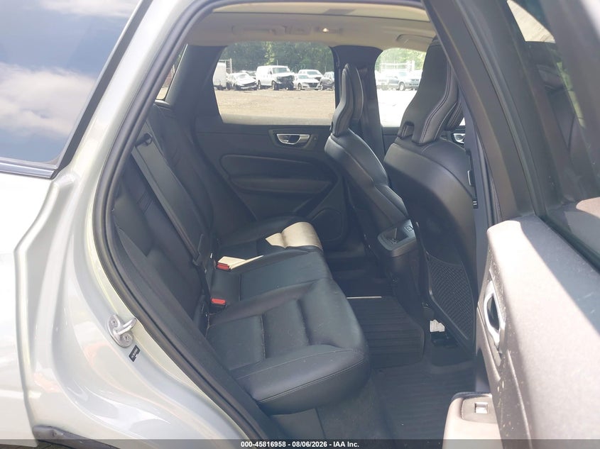 2024 Volvo Xc60 VIN YV4L12RK3R1766609 IAAI salvage auction — REAR END, Salvage Title, sold $20,400 on 2026-08-21 (photo 8)
