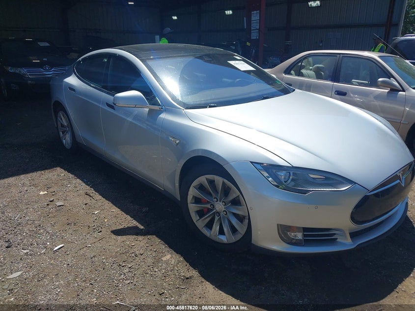 2016 Tesla Model s VIN 5YJSA1E20GF131723 IAAI salvage auction — WATER/FLOOD, Wait Title, sold $3,500 on 2026-09-11 (photo 1)