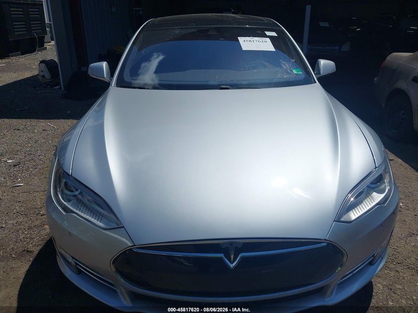 2016 Tesla Model s VIN 5YJSA1E20GF131723 IAAI salvage auction — WATER/FLOOD, Wait Title, sold $3,500 on 2026-09-11 (photo 6)