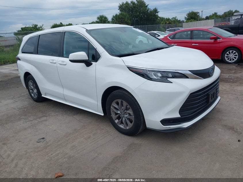 2025 Toyota Sienna VIN 5TDKRKECXSS246874 — IAAI salvage auction photo