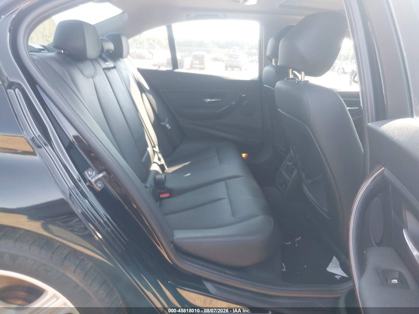 2015 BMW 3er VIN WBA3B5C52FP654278 IAAI salvage auction — NORMAL WEAR, Salvage Title, sold $2,925 on 2026-08-14 (photo 8)