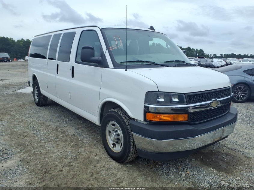 2017 Chevrolet Express 3500 VIN 1GAZGPFFXH1333957 — IAAI salvage auction photo