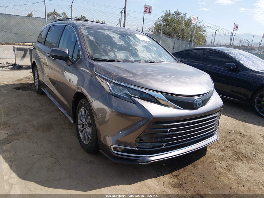2022 Toyota Sienna VIN 5TDJRKEC5NS101046 — IAAI salvage auction photo