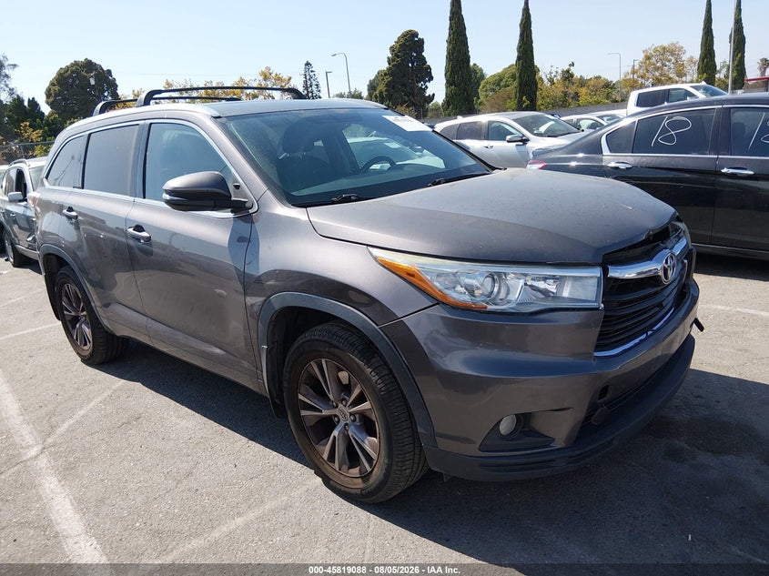 2015 Toyota Highlander VIN 5TDJKRFH9FS163719 — IAAI salvage auction photo