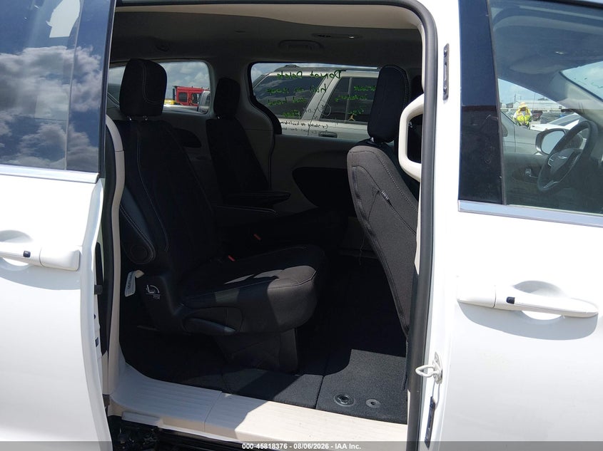 2024 Chrysler Voyager VIN 2C4RC1CG2RR112847 IAAI salvage auction — HAIL, Wait Title, sold $13,000 on 2026-08-18 (photo 8)