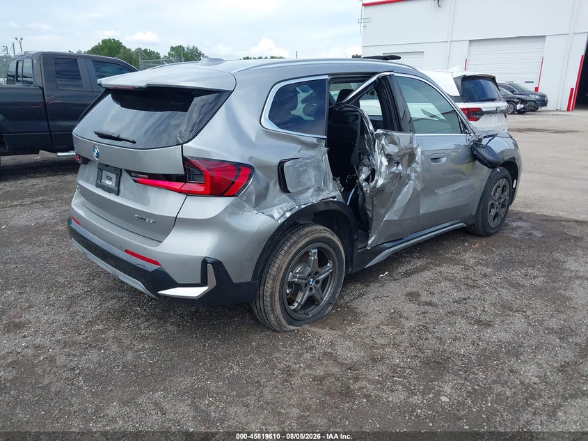 2026 BMW X1 VIN WBX73EF0XT5694247 IAAI salvage auction — RIGHT SIDE, Salvage Title, sold $16,200 on 2026-08-19 (photo 4)