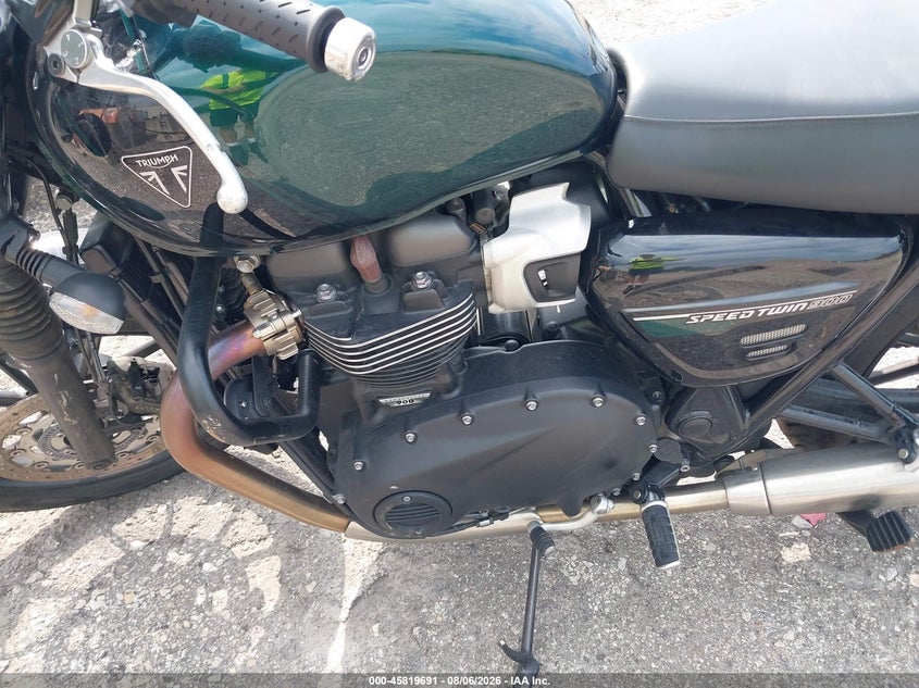 2024 Triumph motorcycle Speed twin VIN SMTD31G75RTBN5712 IAAI salvage auction — LEFT FRONT, Wait Title, sold $2,100 on 2026-09-22 (photo 9)