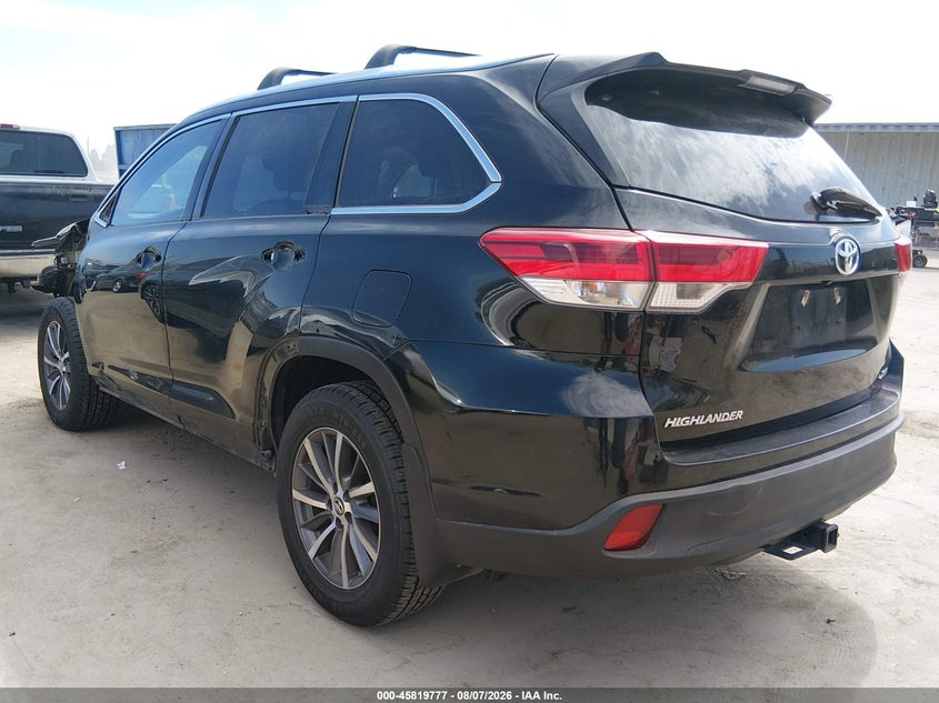 2018 Toyota Highlander VIN 5TDKZRFH2JS541887 IAAI salvage auction — FRONT END, Wait Title, sold $10,000 on 2026-08-22 (photo 3)