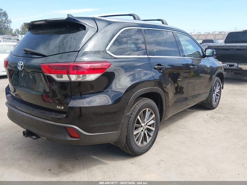 2018 Toyota Highlander VIN 5TDKZRFH2JS541887 IAAI salvage auction — FRONT END, Wait Title, sold $10,000 on 2026-08-22 (photo 4)