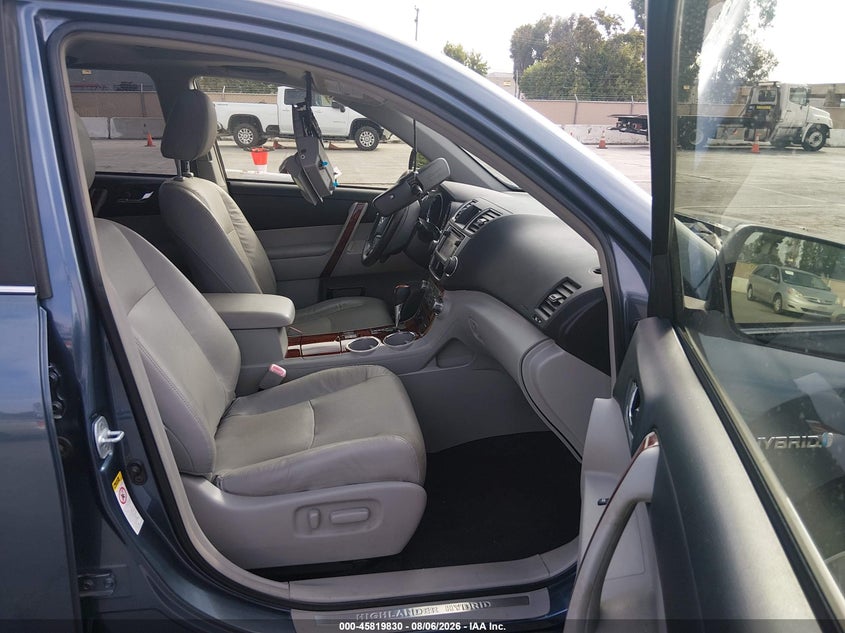 2013 Toyota Highlander hybrid VIN JTEDC3EH9D2011223 IAAI salvage auction — UNKNOWN, Clear - Dealer Only (California), sold $11,100 on 2026-08-17 (photo 5)