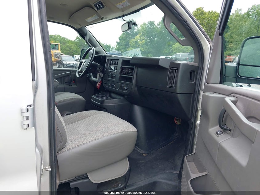2019 Chevrolet Express 2500 VIN 1GAWGEFG1K1280024 IAAI salvage auction — NORMAL WEAR, Sf97 (New York), sold $13,500 on 2026-08-20 (photo 5)