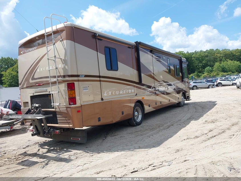 2005 Spartan motors Motorhome 4vz VIN 4VZBN1M945C049831 IAAI salvage auction — NORMAL WEAR, Original (Maine), sold $13,750 on 2026-08-31 (photo 4)