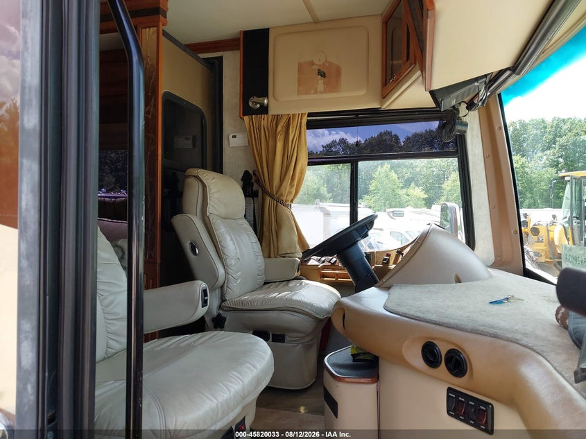 2005 Spartan motors Motorhome 4vz VIN 4VZBN1M945C049831 IAAI salvage auction — NORMAL WEAR, Original (Maine), sold $13,750 on 2026-08-31 (photo 5)