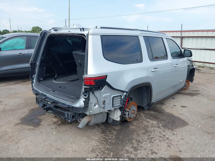 2022 Jeep Grand wagoneer VIN 1C4SJVDT8NS196840 IAAI salvage auction — THEFT, Salvage Title, sold $7,000 on 2026-09-19 (photo 4)