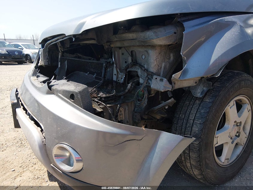 2006 Pontiac Torrent VIN 2CKDL73F666078616 IAAI salvage auction — NORMAL WEAR, Clear (Colorado), sold $50 on 2026-08-21 (photo 6)