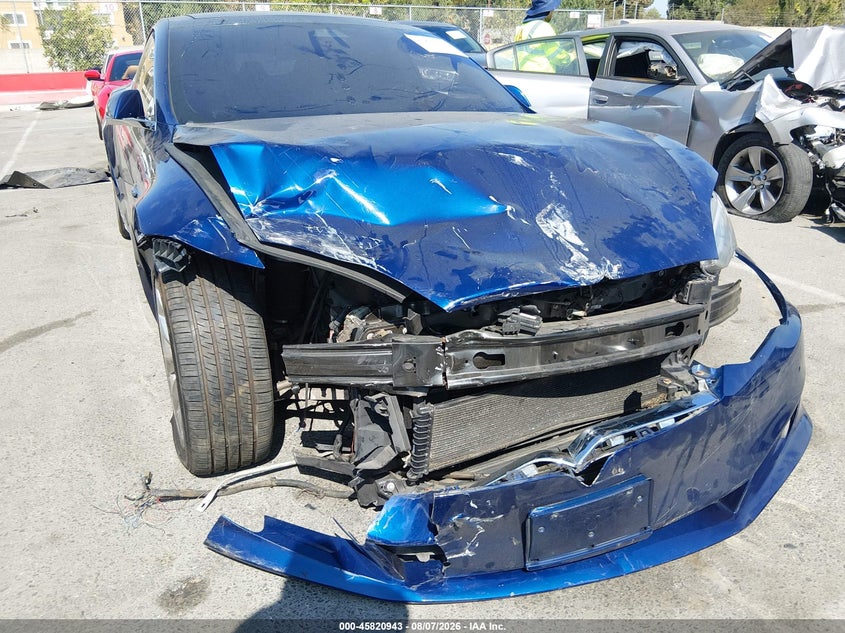 2017 Tesla Model S VIN 5YJSA1E24HF187813 IAAI salvage auction — FRONT END, Wait Title, sold $2,850 on 2026-10-08 (photo 6)