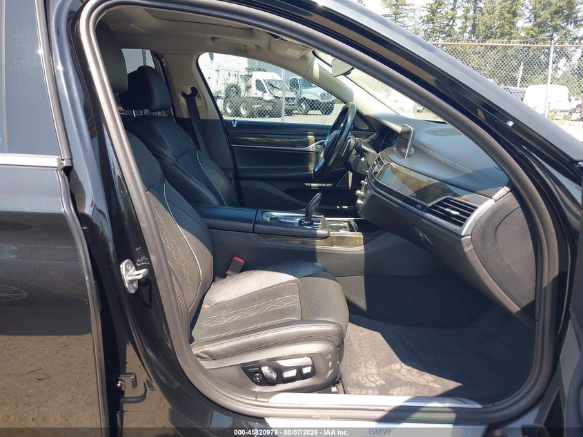 2018 BMW 7er VIN WBA7F2C51JG424633 IAAI salvage auction — NORMAL WEAR, Clear (Washington), sold $3,750 on 2026-08-26 (photo 5)