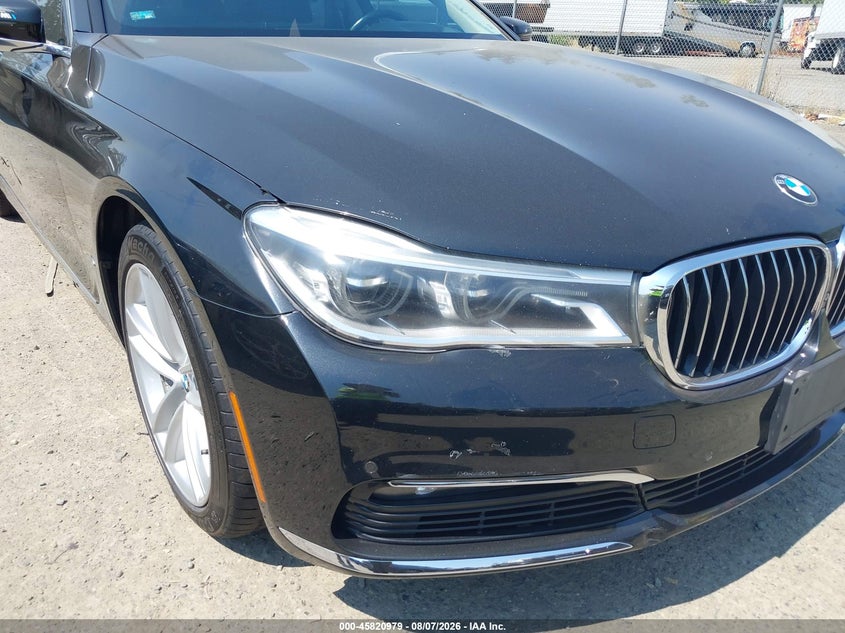 2018 BMW 7er VIN WBA7F2C51JG424633 IAAI salvage auction — NORMAL WEAR, Clear (Washington), sold $3,750 on 2026-08-26 (photo 6)