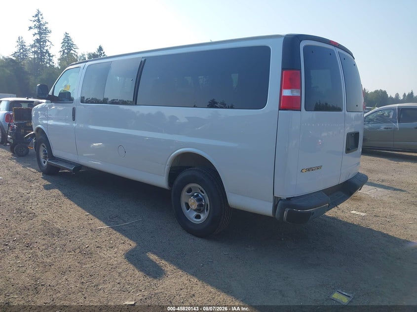 2025 Chevrolet Express VIN 1GAZGPFP4S1257796 IAAI salvage auction — FRONT END, Clear (Washington), sold $18,600 on 2026-08-26 (photo 3)