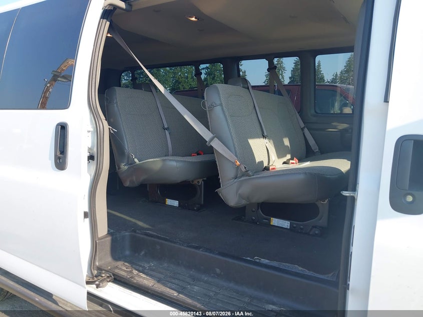 2025 Chevrolet Express VIN 1GAZGPFP4S1257796 IAAI salvage auction — FRONT END, Clear (Washington), sold $18,600 on 2026-08-26 (photo 8)