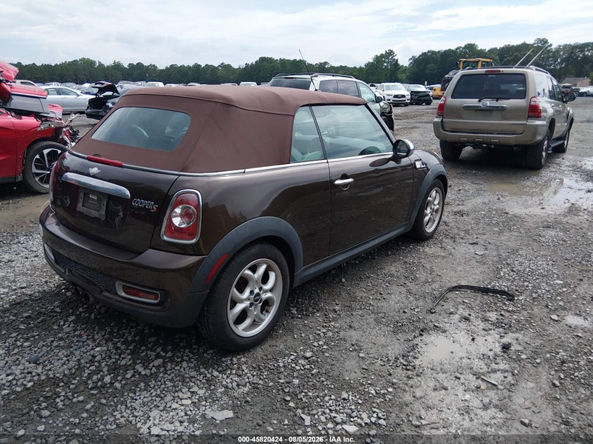 2011 Mini Cooper VIN WMWZP3C54BTX84421 IAAI salvage auction — NORMAL WEAR, Clear (South Carolina), sold $2,750 on 2026-08-11 (photo 4)