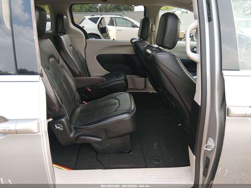2018 Chrysler Pacifica VIN 2C4RC1GG0JR262003 IAAI salvage auction — LEFT FRONT, Wait Title, sold $4,700 on 2026-09-07 (photo 8)