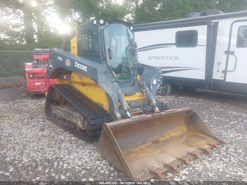 2026 John deere 333g VIN 1T0333GMAMF406723 IAAI salvage auction — SIDE, Bill Of Sale (Tennessee), sold $34,350 on 2026-08-19 (photo 1)