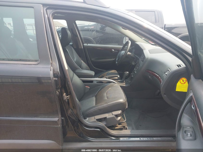2004 Volvo Xc70 VIN YV1SZ59HX41167321 IAAI salvage auction — NORMAL WEAR, Clear (Washington), sold $225 on 2026-08-18 (photo 5)