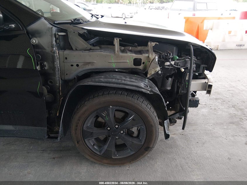2017 Jeep Cherokee VIN 1C4PJLAS9HW650628 IAAI salvage auction — FRONT END, Salvage Title, sold $775 on 2026-08-20 (photo 6)