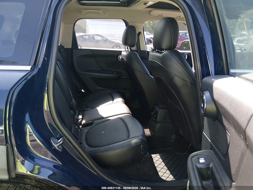 2017 Mini Countryman VIN WMZYS7C33H3B62889 IAAI salvage auction — NORMAL WEAR, Clear (Virginia), sold $3,300 on 2026-08-12 (photo 8)