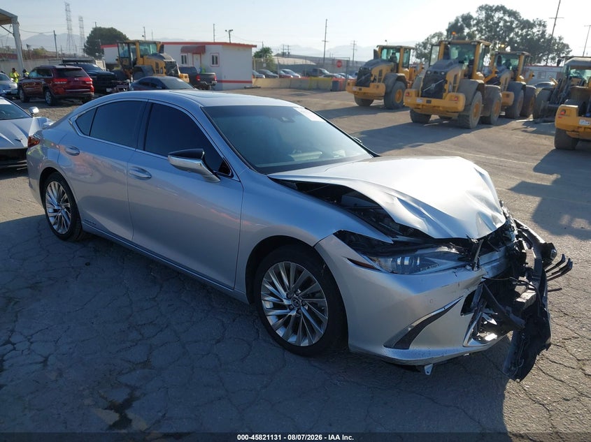 2019 Lexus ES VIN JTHB21B17K2026728 IAAI salvage auction — FRONT END, Salvage Title, sold $6,700 on 2026-09-04 (photo 1)