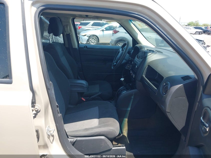 2017 Jeep Liberty (patriot) VIN 1C4NJPBBXHD157291 IAAI salvage auction — LEFT SIDE, Salvage (Arizona), sold $1,150 on 2026-08-22 (photo 5)