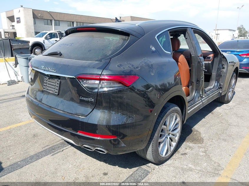 2021 Maserati Levante VIN ZN661YUL8MX365578 IAAI salvage auction — SIDE, Salvage Title, sold $8,000 on 2026-08-17 (photo 4)