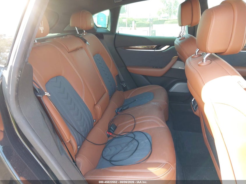2021 Maserati Levante VIN ZN661YUL8MX365578 IAAI salvage auction — SIDE, Salvage Title, sold $8,000 on 2026-08-17 (photo 8)