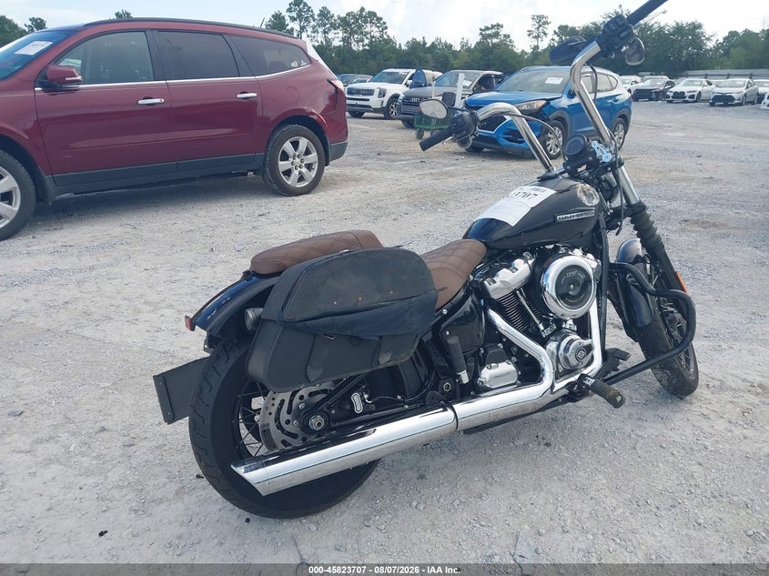 2025 Harley-davidson Street bob VIN 1HD1YJ91XSB039943 IAAI salvage auction — LEFT & RIGHT, Wait Title, sold $4,300 on 2026-09-09 (photo 4)