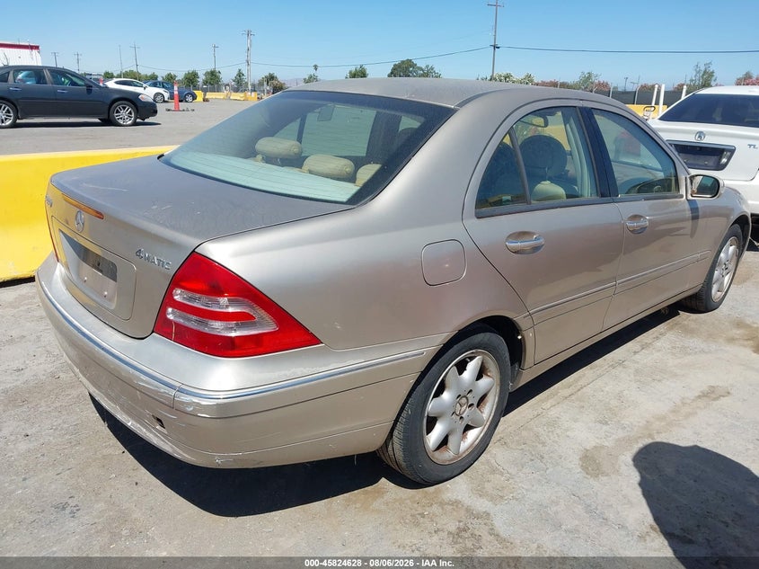2003 Mercedes-benz C class VIN WDBRF81J33F383542 IAAI salvage auction — NORMAL WEAR, Clear - Dealer Only (California), sold $350 on 2026-08-20 (photo 4)