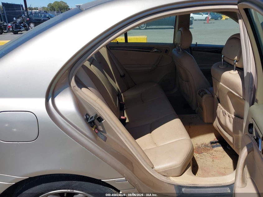 2003 Mercedes-benz C class VIN WDBRF81J33F383542 IAAI salvage auction — NORMAL WEAR, Clear - Dealer Only (California), sold $350 on 2026-08-20 (photo 8)