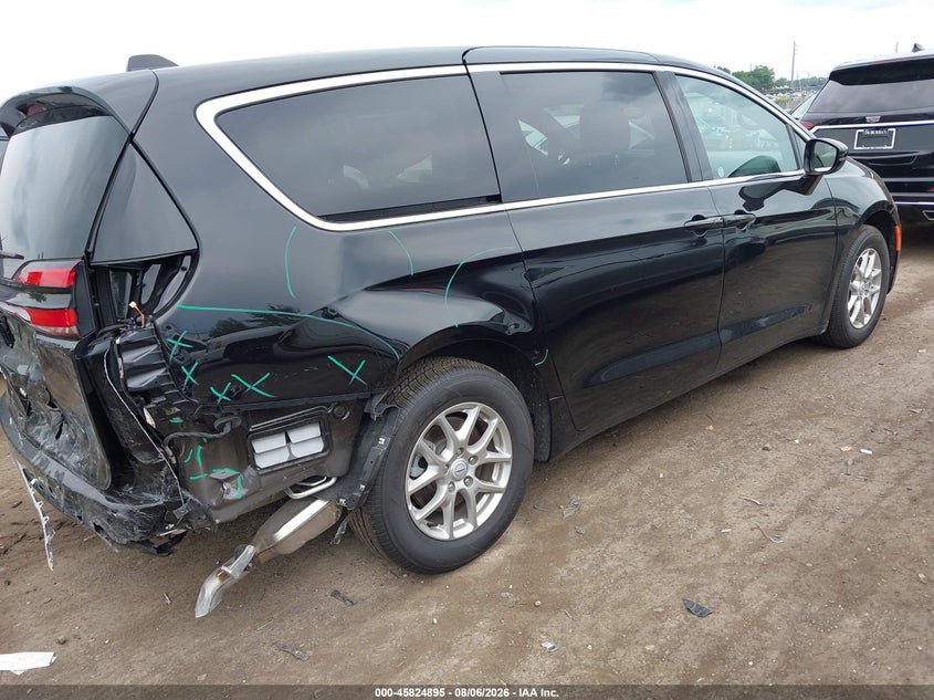 2026 Chrysler Pacifica VIN 2C4RC1BG3TR231371 IAAI salvage auction — REAR END, Salvage Title, sold $15,300 on 2026-10-08 (photo 4)