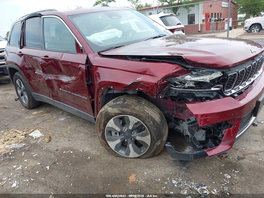 2025 Jeep Grand cherokee VIN 1C4RJYB60S8700187 — IAAI salvage auction photo