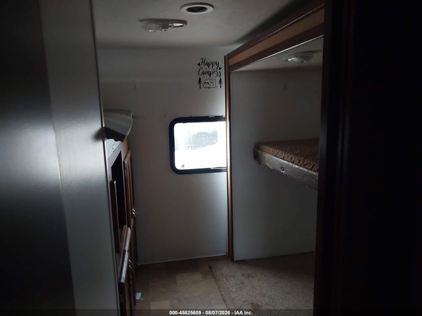 2013 Coachmen 310bhds VIN 5ZT2FEWB4DA007867 IAAI salvage auction — SIDE, Clear (Oklahoma), sold $675 on 2026-09-23 (photo 8)