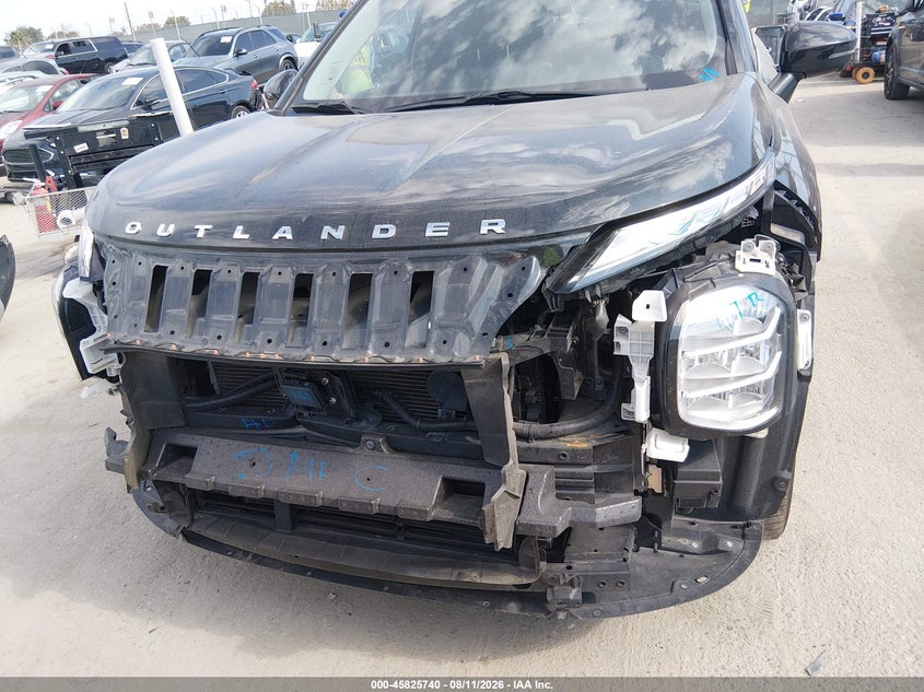 2024 Mitsubishi Outlander VIN JA4J3VA81RZ041365 IAAI salvage auction — FRONT END, Wait Title, sold $9,200 on 2026-10-18 (photo 6)
