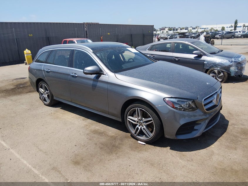 2019 Mercedes-benz E-klasse VIN WDDZH6JB1KA489921 IAAI salvage auction — SIDE, Salvage Title, sold $9,200 on 2026-08-16 (photo 1)