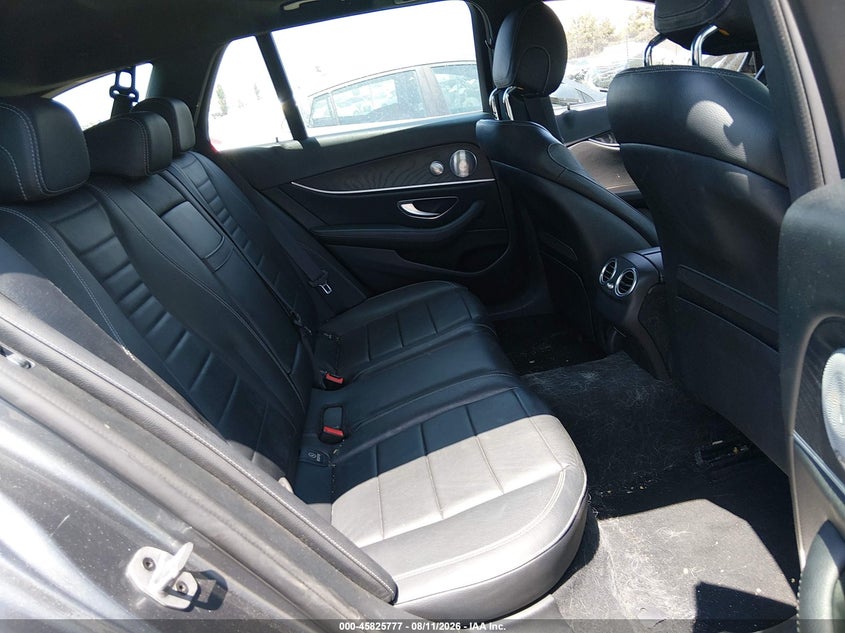 2019 Mercedes-benz E-klasse VIN WDDZH6JB1KA489921 IAAI salvage auction — SIDE, Salvage Title, sold $9,200 on 2026-08-16 (photo 8)