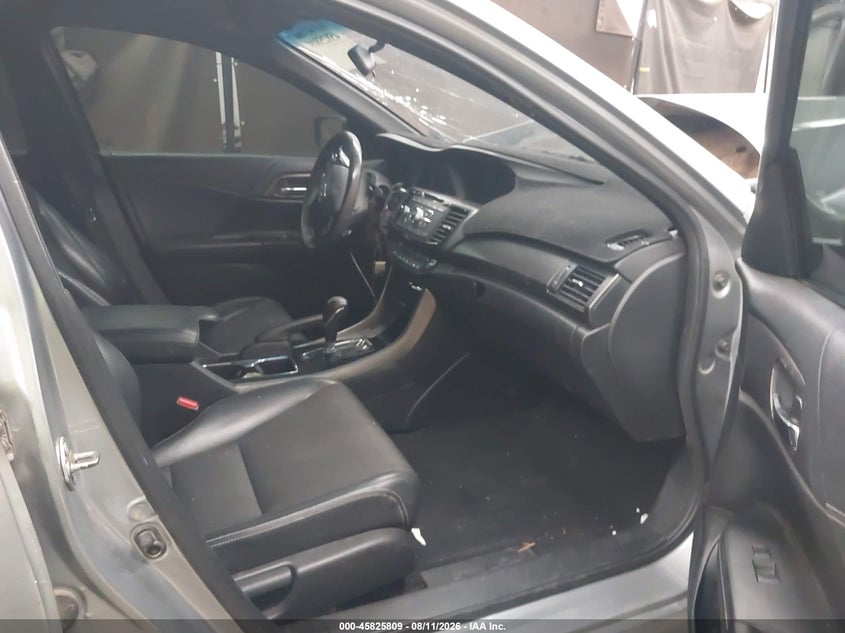2017 Honda Accord VIN 1HGCR2F5XHA145734 IAAI salvage auction — FRONT END, Salvage Title, sold $1,850 on 2026-09-08 (photo 5)