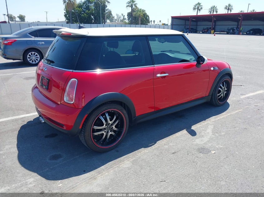 2005 Mini Cooper VIN WMWRE33525TG99283 IAAI salvage auction — LEFT SIDE, Salvage (California), sold $275 on 2026-08-18 (photo 4)