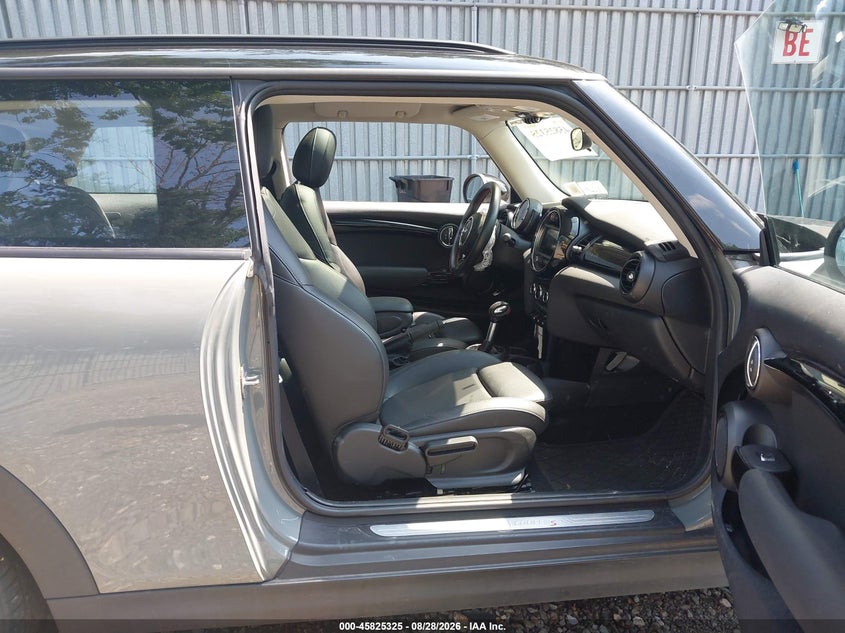2019 Mini Hard top VIN WMWXP7C51K2A53694 IAAI salvage auction — FRONT END, Salvage Title, sold $2,850 on 2026-10-08 (photo 5)