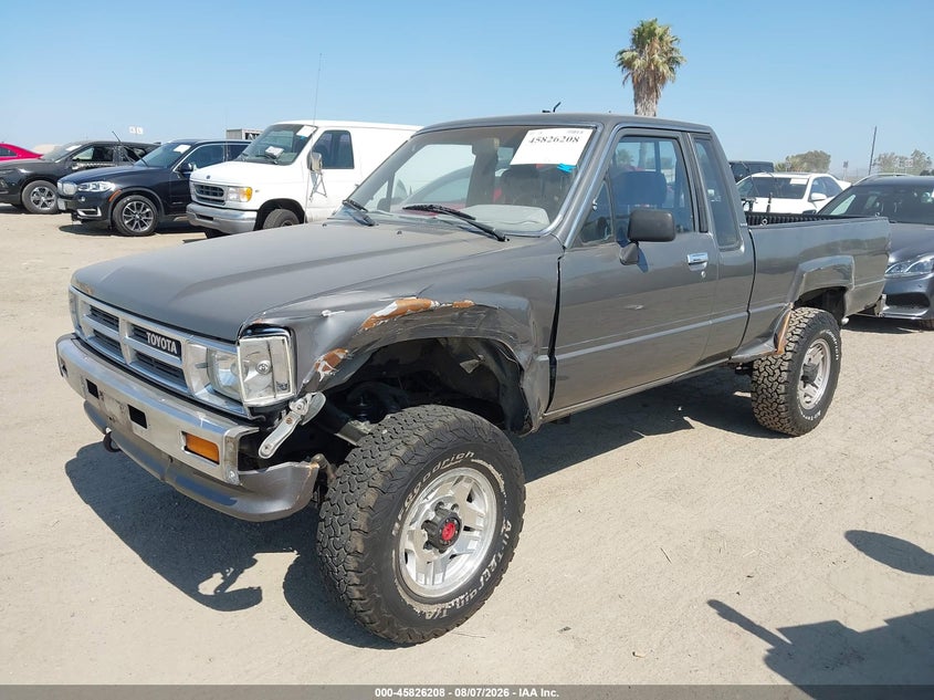 1987 Toyota Pickup VIN JT4RN67D6H5072422 IAAI salvage auction — SIDE, Clear - Dealer Only (California), sold $8,400 on 2026-08-19 (photo 2)