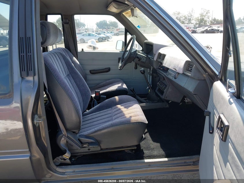 1987 Toyota Pickup VIN JT4RN67D6H5072422 IAAI salvage auction — SIDE, Clear - Dealer Only (California), sold $8,400 on 2026-08-19 (photo 5)